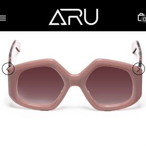 ARU Oversized Square Sunglasses in Dusty Pink